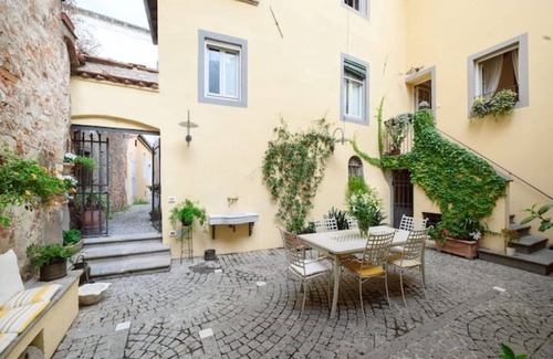 Lucca Historical Center Apartment | Corte Paolina - charming courtyard inside Lucca