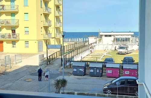 Lido di Pomposa Apartment | Cortina 2-9 Two room seafront apartment with air conditioning