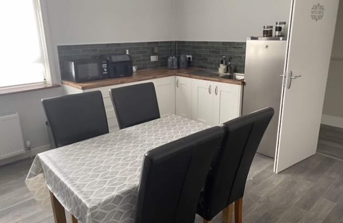 Roscoe Apartment | Cortoon Inn, Double Room 3 (1 DBL)