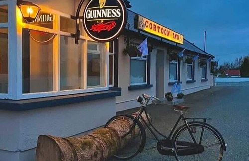Roscoe Apartment | Cortoon Inn, Double Room 3 (1 DBL)