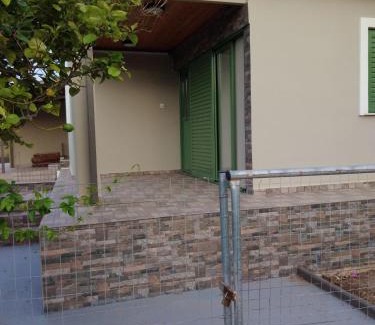 Vigklafia House | Cosmitsa House