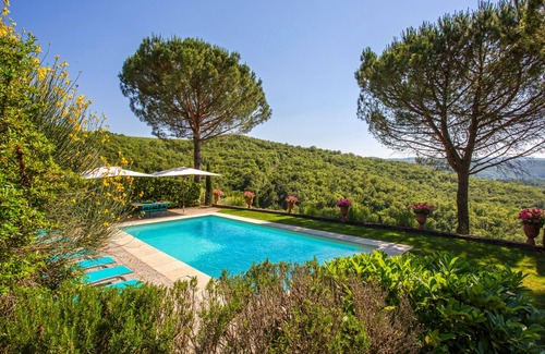 Radda in Chianti Villa | Cosoli, Charming Two-story Historical Villa Situated In The Heart Of Chianti