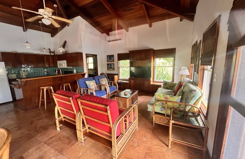 San Pedro Villa | Costa Caye Villa - Beautiful 3 BR/4BA Oceanfront Private Villa