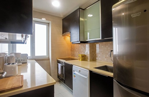 Alcantara Apartment | Cosy 1 BDR Apt Belem Sleeps 4