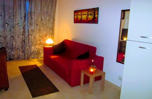 Isca Marina Apartment | Cosy 1st floor coastal apartment on Ionian Sea