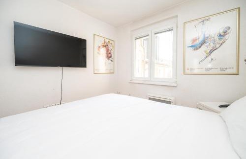 Old Town Apartment | Cosy 2 BDR in the heart of the city