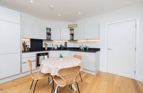 Redcliffe Apartment | Cosy 2 bed flat in central Bristol on river Avon