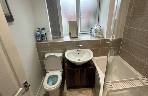 Castle Bromwich House | Cosy 2 Bed House near Birmingham NEC, HS2, JLR