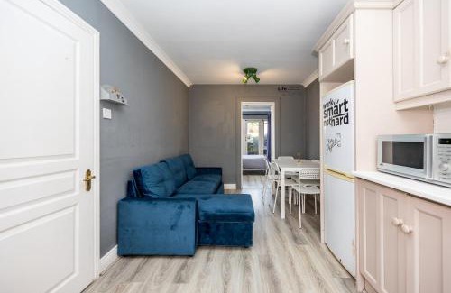 Beaumont Apartment | Cosy 2-Bedroom Apartment near Airport