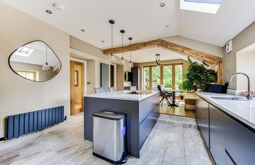 Congleton Cottage | Cosy 2 bedroom cottage in Cheshire countryside with a modern design