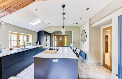 Congleton Cottage | Cosy 2 bedroom cottage in Cheshire countryside with a modern design