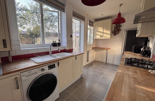 Downham House | Cosy 2-Bedroom Home with Large Private Garden