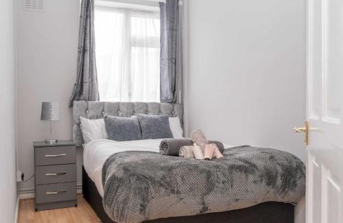 Weston by Wellend House | Cosy 2 bedroom home in Coventry