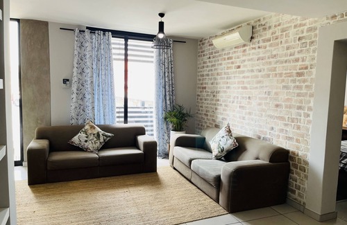 Windhoek Apartment | Cosy 2 bedroom opposite Grove & Lady Pohamba