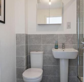 Bridgend House | Cosy 3 Bed Near Beaches, Cardiff & Brecon Beacons