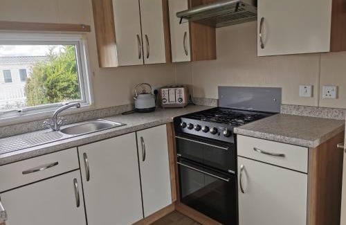 Layer Marney House | Cosy 3 Bedroom Beachfront Getaway in Mersea