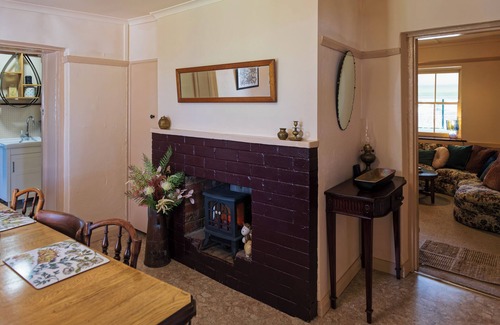 Oberon Cottage | Cosy 3-bedroom character cottage in Oberon