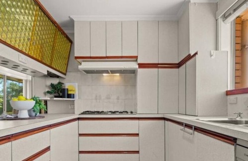 Chifley House | Cosy 3 Bedroom House in Chifley