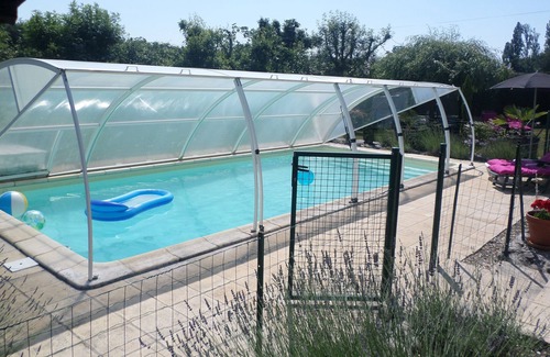 Cahuzac Villa | Cosy 3 bedrooms home . Private pool. Private garden. free WiFi. Shops near by