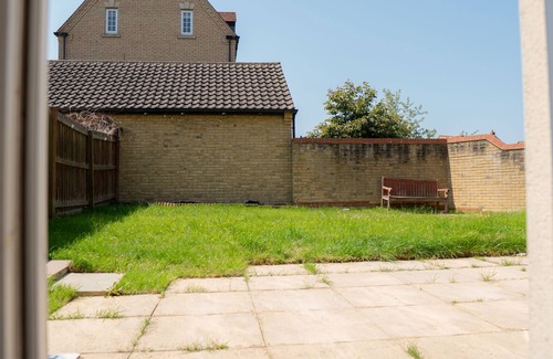 Bletchley House | Cosy 5 Bed Property Minutes from the City Centre