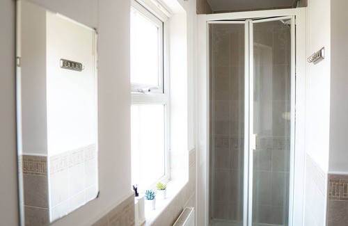 Bletchley House | Cosy 5 Bed Property Minutes from the City Centre