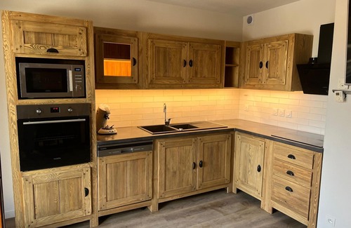 La Joue du Loup Ski Chalet | Cosy 6/9-person chalet close to the slopes, with sauna, pool and fireplace.