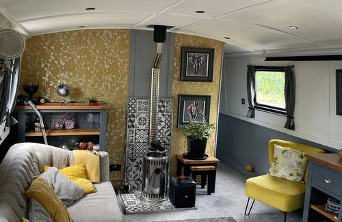 Langold Boat Rental | Cosy 70ft wide beam barge on the river! Completely off grid living!