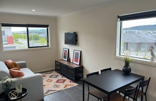Coombs Apartment | Cosy Abode | Pet friendly | Sleeps 4