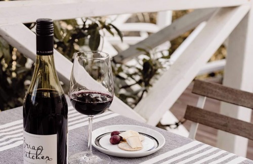Daylesford Cottage | Cosy and authentic 1870s miner's cottage - Views, fireplace, stroll into town