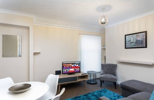 Cwmbrwla Apartment | Cosy and Comfortable Stay - Swansea
