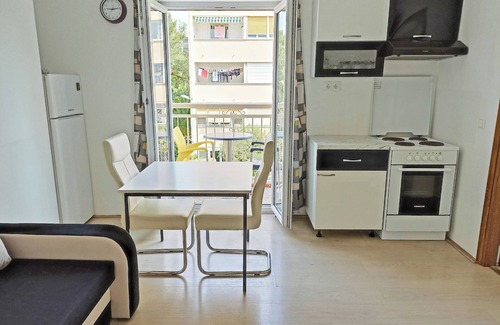 Bacvice Apartment | Cosy and nice apartment on second floor with balcony and garden view