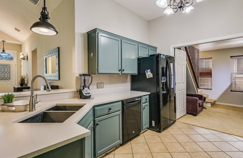 Wells Branch House | Cosy and Open with Loft on Greenbelt