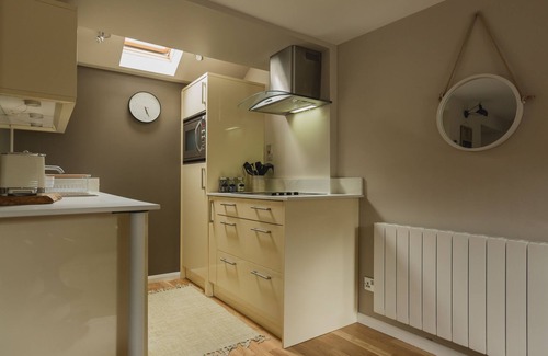 Lewiston Cottage | Cosy and Quaint One Bedroom Cottage at the Foot of Loch Ness