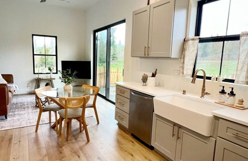 Snohomish Other | Cosy and Quiet Farm Stay, Overlooking Horse Ranch.