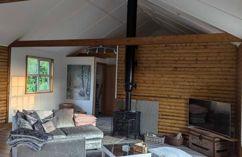 Crowle Cabin | Cosy and secluded cabin in mansion grounds