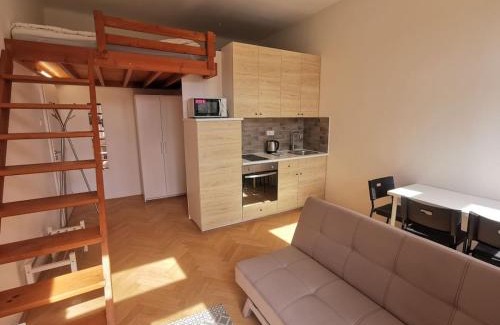 Vrsovice Apartment | Cosy and simple well located studio
