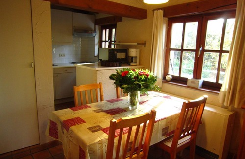 Tessenderlo House | Cosy and snug holiday home with joint swimming pool