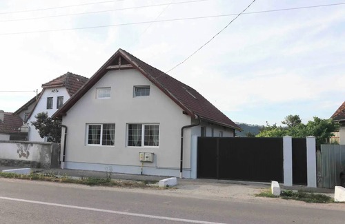 Albesti House | Cosy and spacious 2 bedroom house