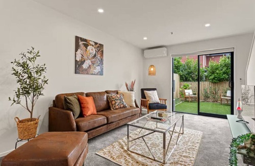 Henderson House | Cosy and Stylish Auckland Home