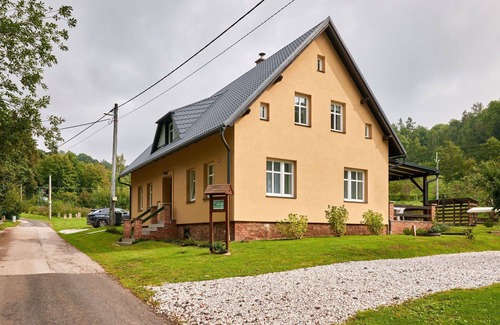 Rudnik Apartment | Cosy apartment for 5 people with WIFI, TV, patio, panoramic view and parking