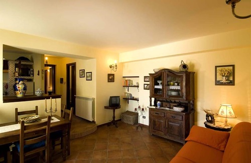 Collesano Villa | Cosy apartment in villa with WIFI, pool, A/C, TV, patio, panoramic view, parking, close to Cefalù