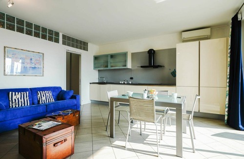 Santo Stefano al Mare Apartment | Cosy apartment for 4 guests with WIFI, A/C, terrace, pets allowed and parking