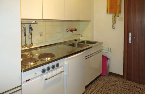 Augsdorf Apartment | Cosy apartment for 4 people with TV and balcony