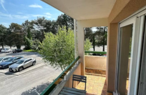Cherbourg-en-Cotentin Apartment | Cosy apartment with balcony + parking - quiet 2 steps from downtown