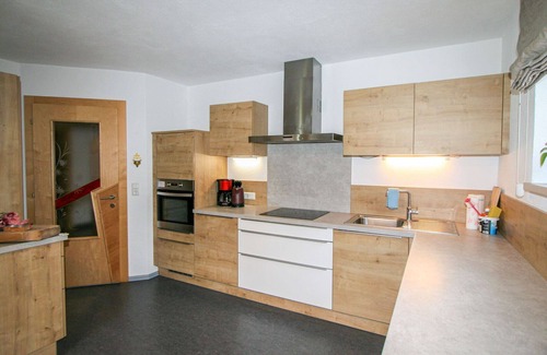 Strass im Zillertal Apartment | Cosy apartment for 8 guests with WIFI, TV, patio and pets allowed