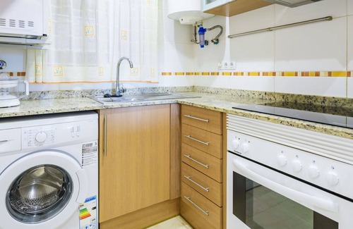 Cabanes Apartment | Cosy apartment for 4 people with A/C, pool, TV, terrace, pets allowed and parking