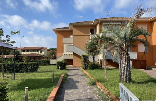 Mazzanta Apartment | Cosy apartment for 4 people with TV, patio and parking