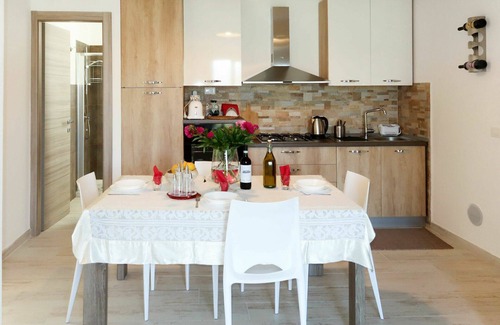 Villanova d'Albenga Apartment | Cosy apartment for 6 guests with WIFI, A/C, TV and terrace