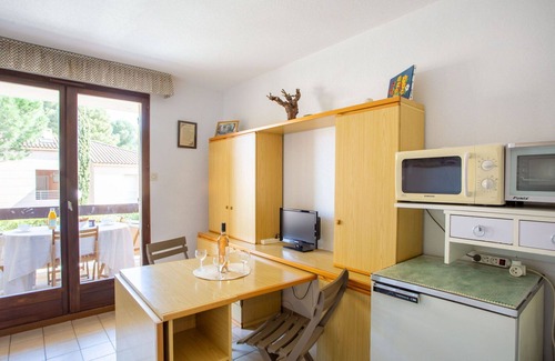 Cap Benat Apartment | Cosy apartment for 4 guests with WIFI, TV and balcony