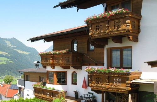 Holdernach Apartment | Cosy apartment for 4 people with WIFI, TV, terrace and parking